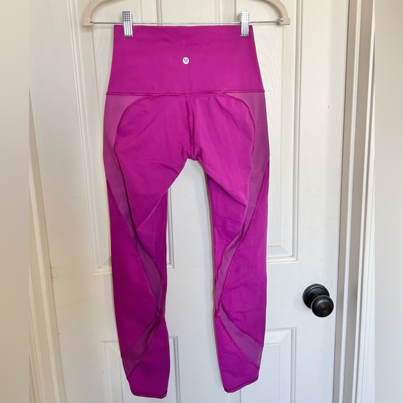 Lululemon 🍋 7/8 High Rise Mesh Panel Magenta Leggings Size 4 - Picture 2 of 11